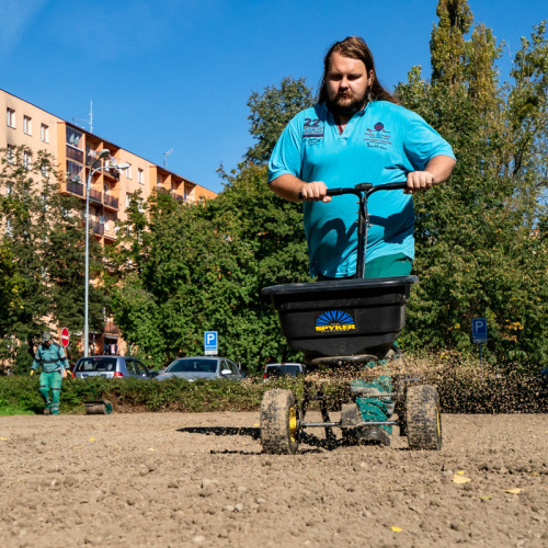 Proměna plochy na ulici Podroužkova FOTO + VIDEO